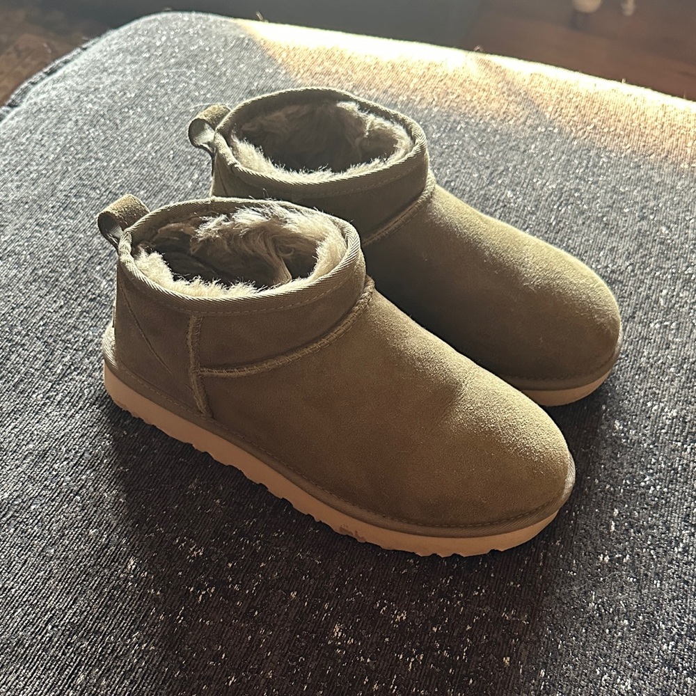 UGG Tan Ankle Boots with Fur Lining